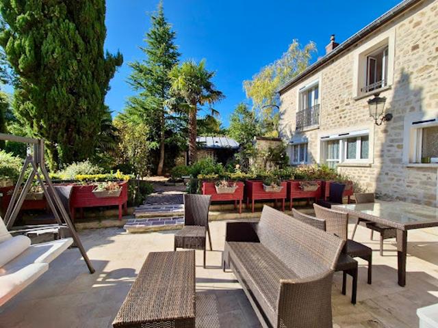 Maison avec jardin et terrasse