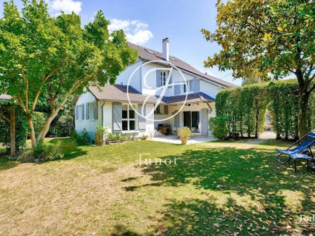Maison avec jardin et terrasse