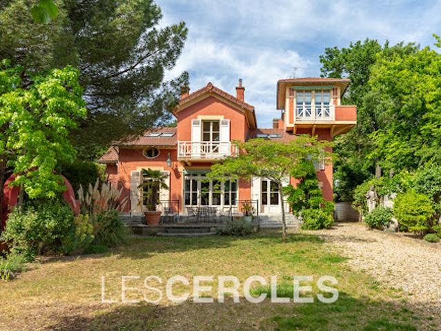 Maison avec jardin et terrasse