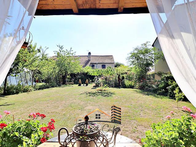 Maison avec jardin et terrasse
