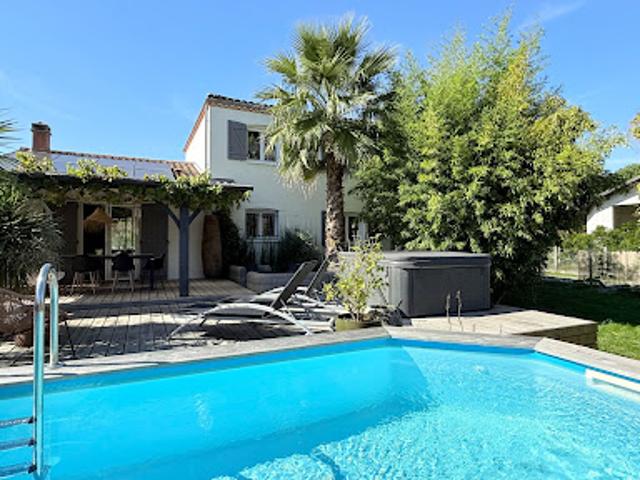 Maison avec jardin et terrasse