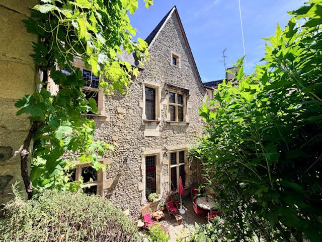 Maison avec jardin et terrasse