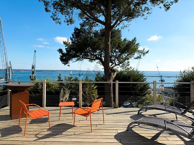 Maison avec jardin et terrasse