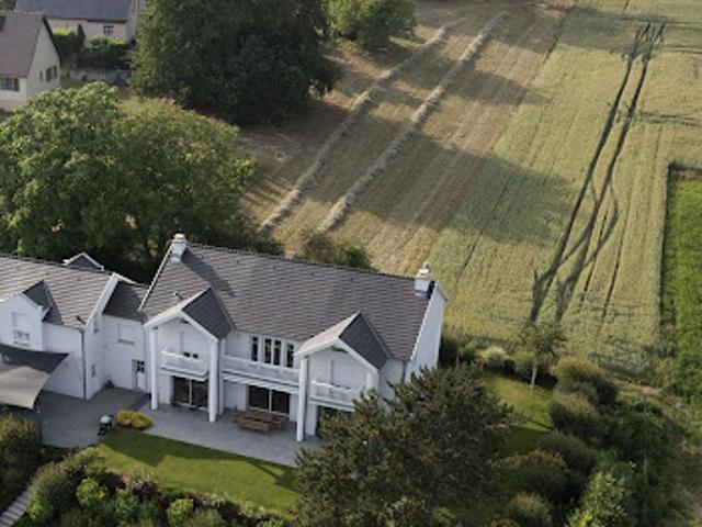 Maison avec jardin et terrasse