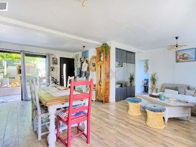 Maison avec jardin et terrasse