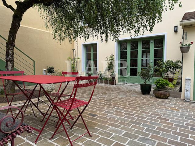 Maison avec jardin et terrasse