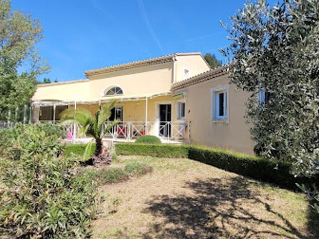 Maison avec jardin et terrasse