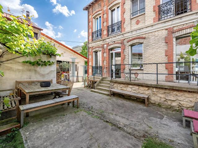 Maison avec jardin et terrasse