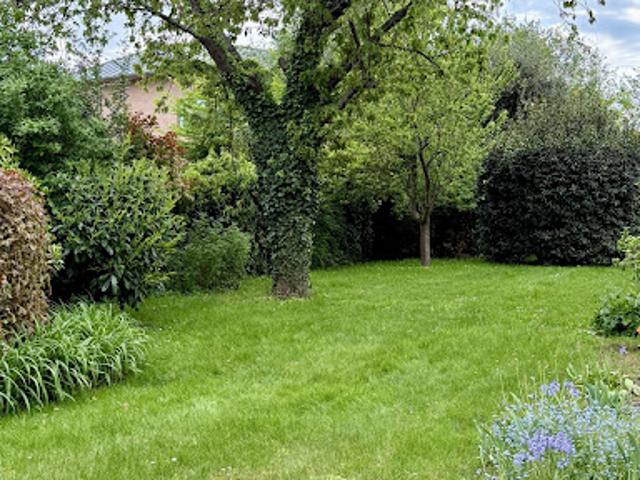 Maison avec jardin et terrasse