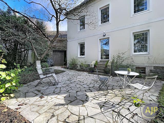Maison avec jardin et terrasse