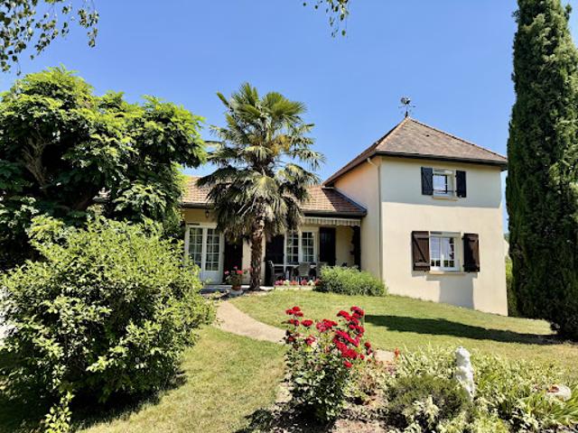 Maison avec jardin et terrasse