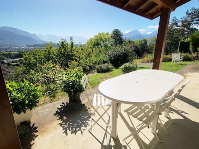 Maison avec jardin et terrasse