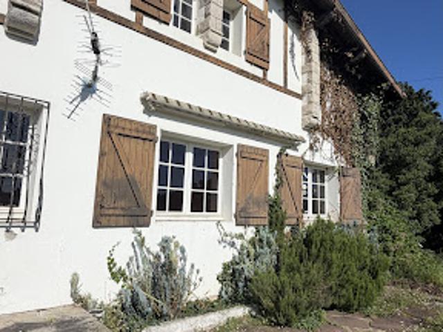 Maison avec jardin et terrasse