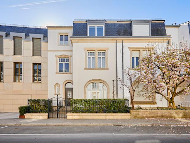Maison avec jardin et terrasse
