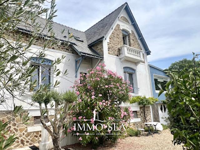 Maison avec jardin et terrasse