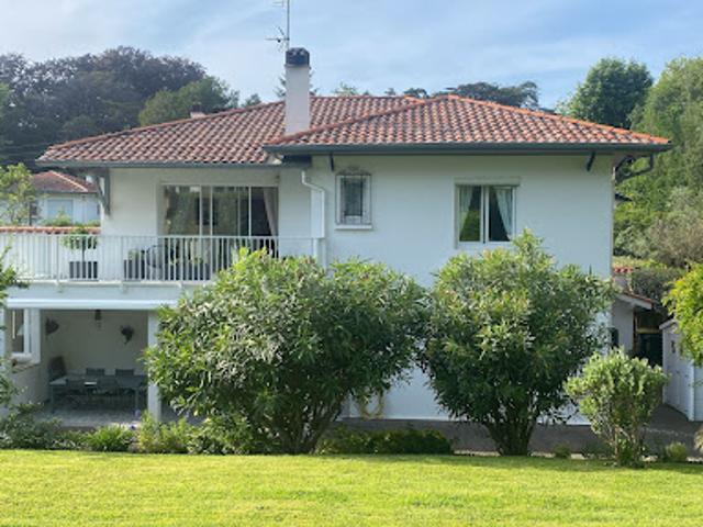 Maison avec jardin et terrasse
