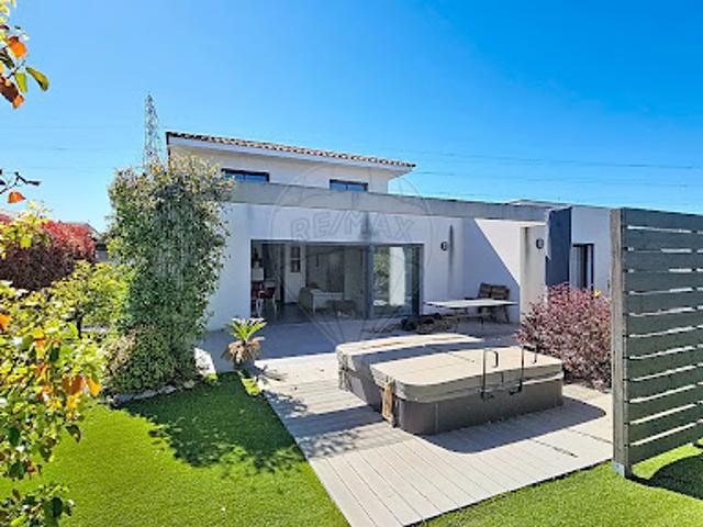 Maison avec jardin et terrasse
