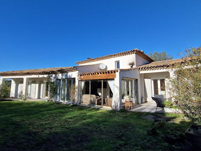 Maison avec jardin et terrasse