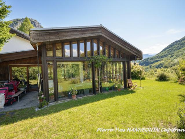 Maison avec jardin et terrasse