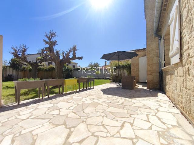 Maison avec jardin et terrasse