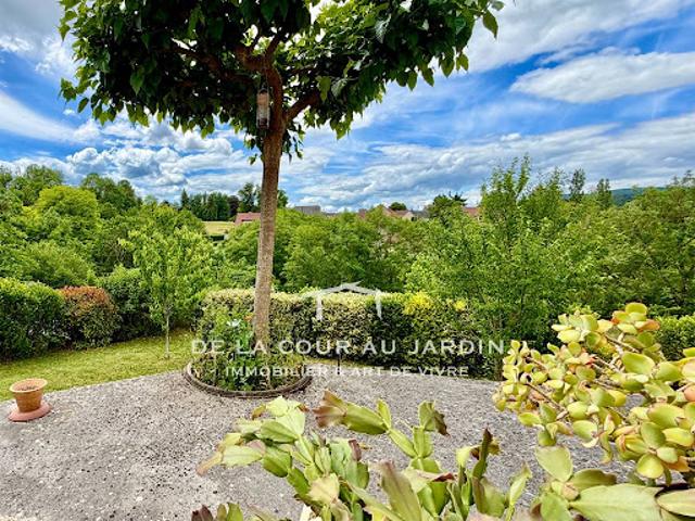 Maison avec jardin et terrasse