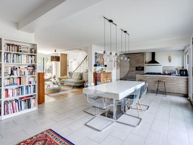 Maison avec jardin et terrasse