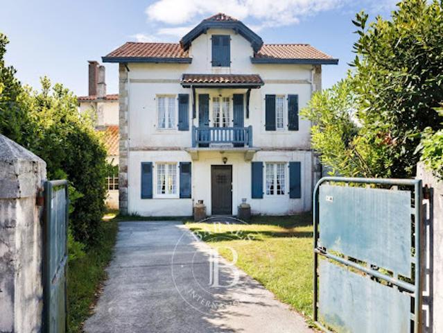 Maison avec jardin et terrasse