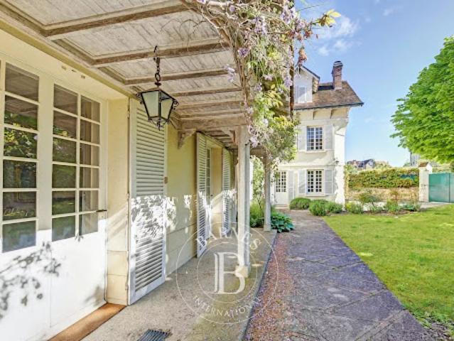 Maison avec jardin et terrasse