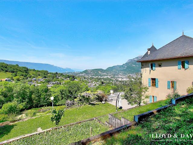 Maison avec jardin et terrasse