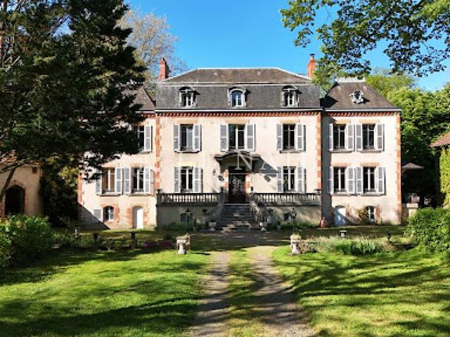 Maison avec jardin et terrasse