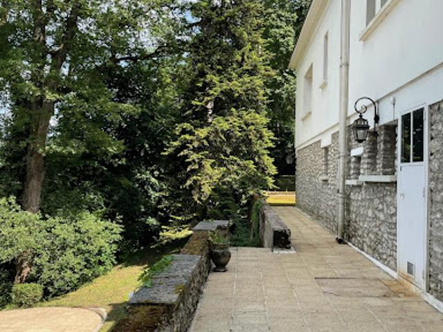Maison avec jardin et terrasse