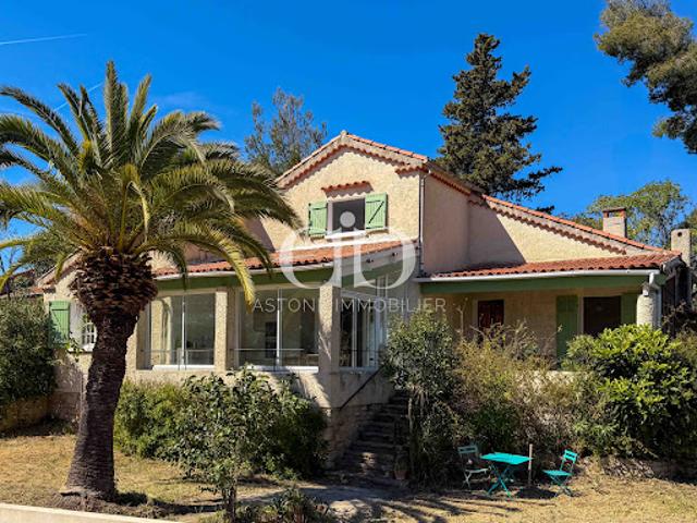 Maison avec jardin et terrasse