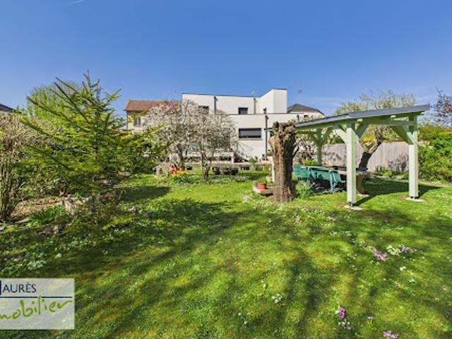 Maison avec jardin et terrasse