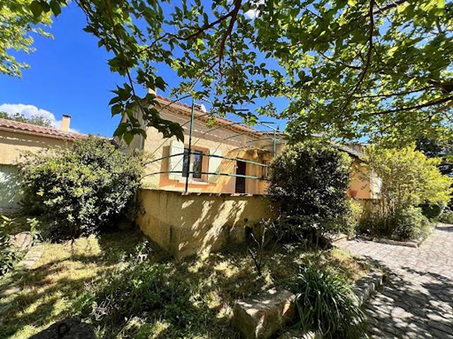 Maison avec jardin et terrasse