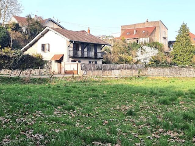 Maison avec jardin et terrasse