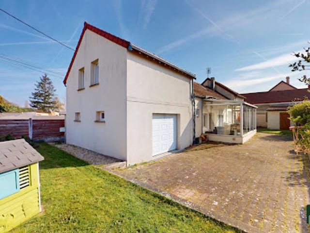 Maison avec jardin et terrasse