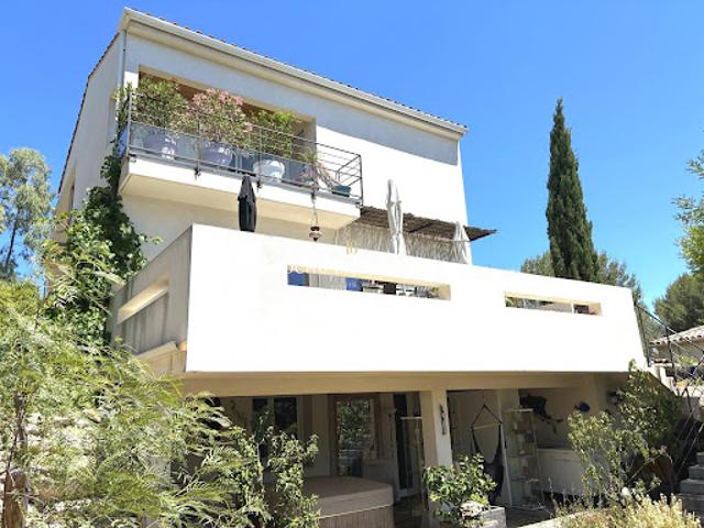 Maison avec jardin et terrasse