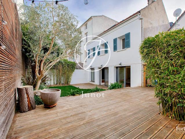 Maison avec jardin et terrasse