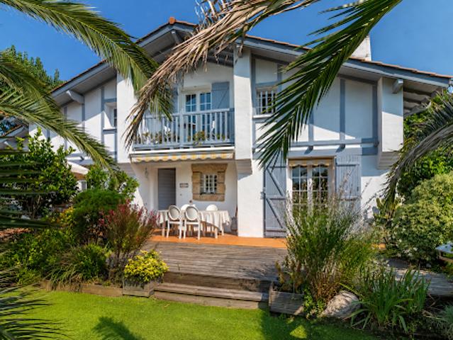 Maison avec jardin et terrasse
