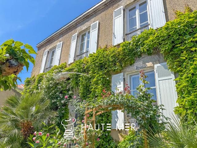 Maison avec jardin et terrasse