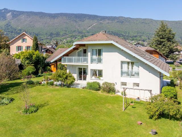 Maison avec jardin et terrasse