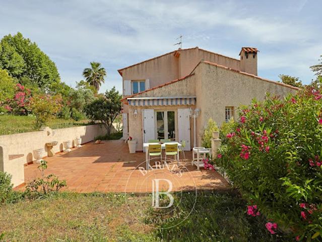 Maison avec jardin et terrasse