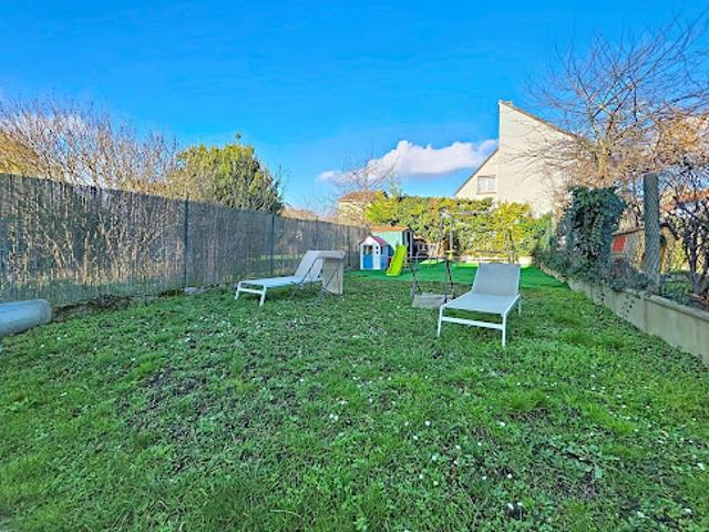 Maison avec jardin et terrasse