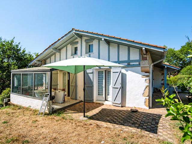 Maison avec jardin et terrasse