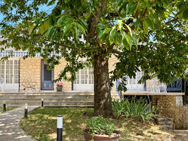 Maison avec jardin et terrasse