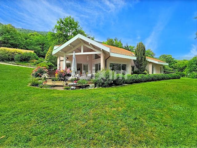 Maison avec jardin et terrasse
