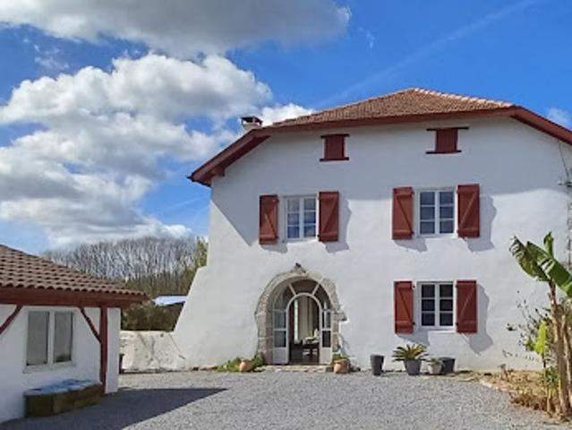Maison avec jardin et terrasse