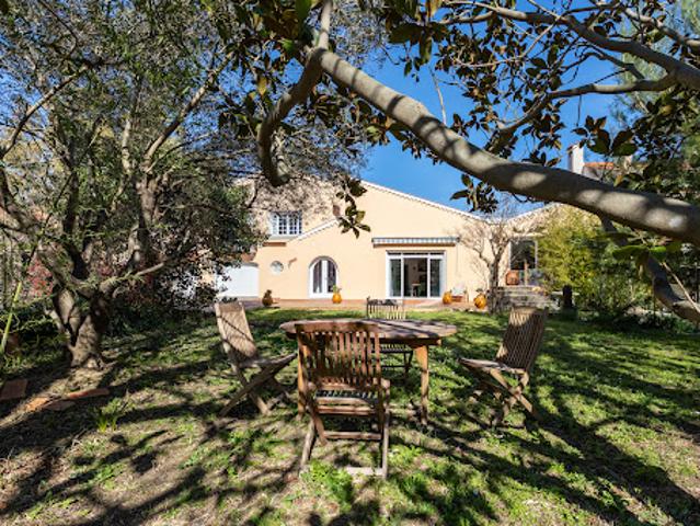 Maison avec jardin et terrasse