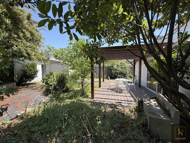 Maison avec jardin et terrasse