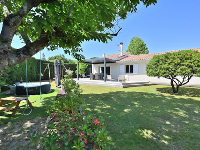 Maison avec jardin et terrasse